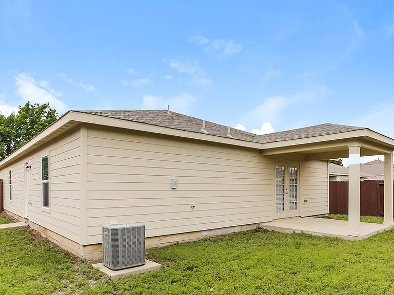10041 Silent Hollow Dr — Photo 16