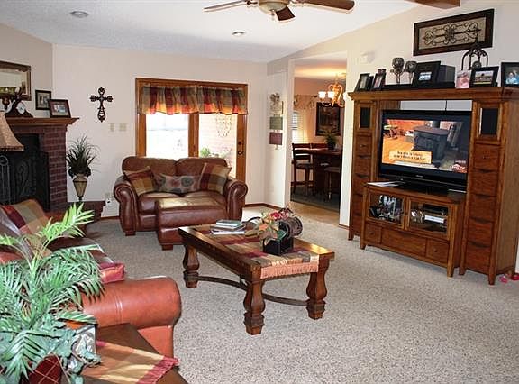 2nd image of 1108 W University Dr
