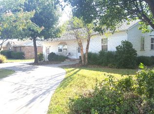 1804 Oklahoma Dr, Altus, OK 73521