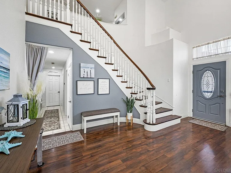 623 Dorinda Dr — Photo 4