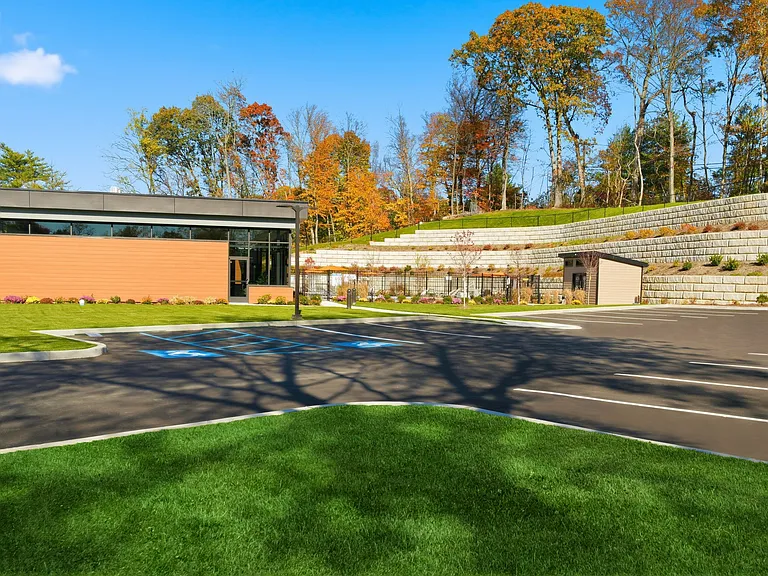 Elevate your lifestyle at Eagle Rock Apartments at Woodbury, where modern design meets serene outdoor spaces. The beautifully landscaped grounds and vibrant surroundings create a perfect retreat. Don't miss your chance to thrive in this ideal community!