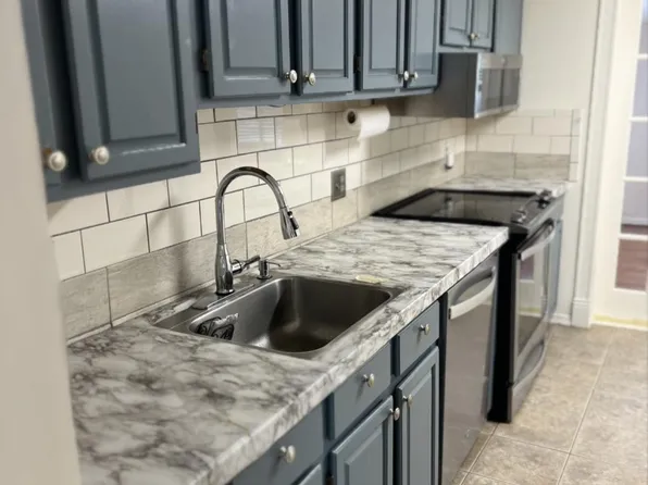 6100 Mantle Rd, Burke, VA 22015