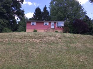 24 Clover Ln S, Vernon, NJ 07462