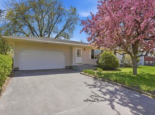 4325 Brookdale Dr N, Brooklyn Park, MN 55443