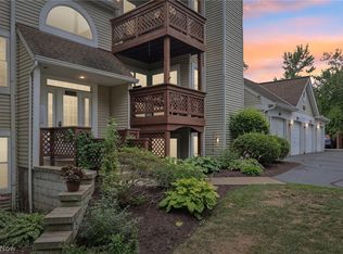 1316 Cedarwood Dr APT D1, Westlake, OH 44145