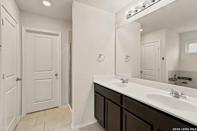 8106 Chestnut Blue Dr — Photo 10