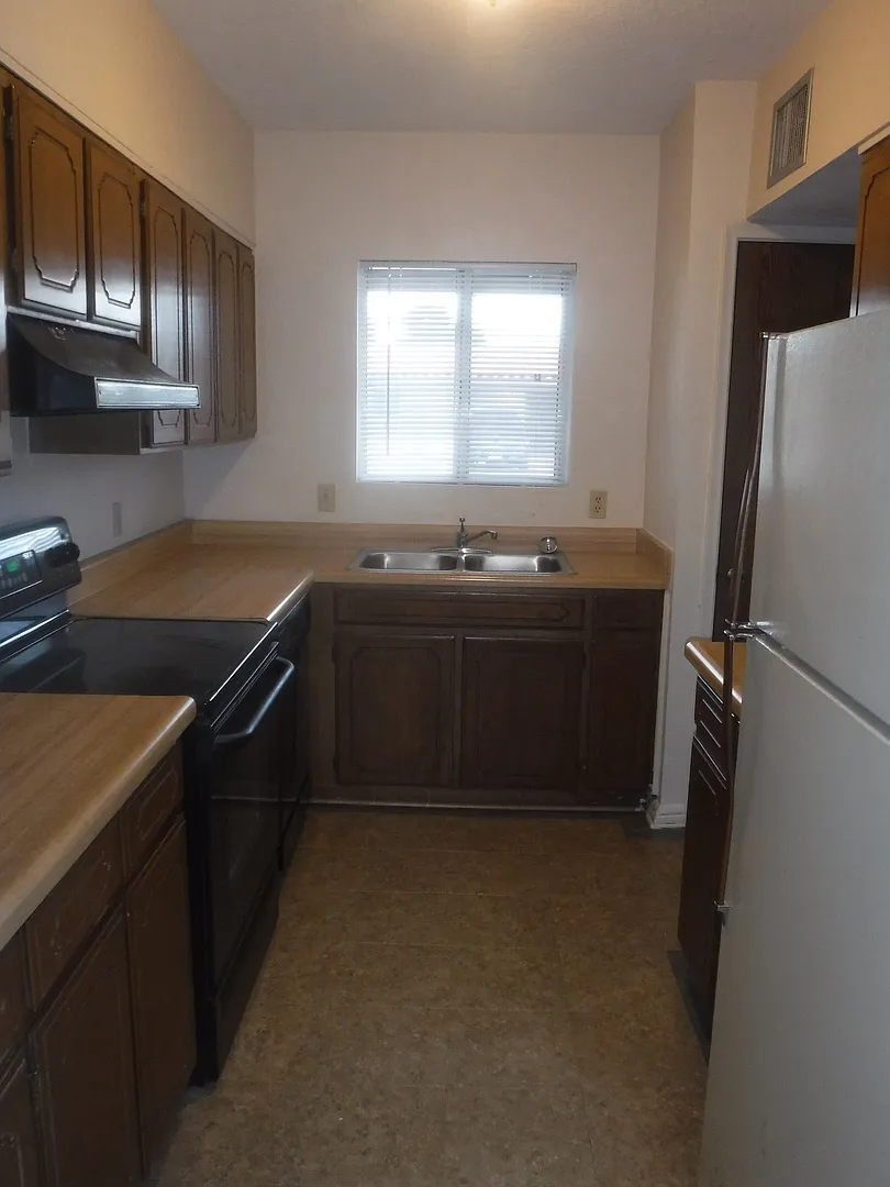 4319 Avenida Cochise Unit 1 2 Bedroom, 2 Bath Condo Convenient Sierra Vista Location — Photo 1