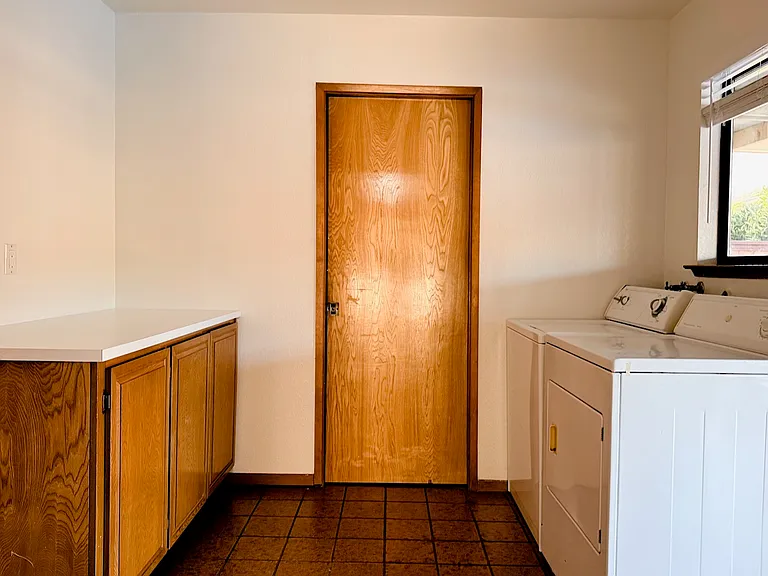 695 Ketch Ct — Photo 15