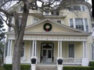 907 N Austin St, Seguin, TX, 78155