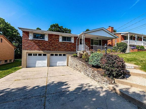 3rd image of 4388 Pinecroft Dr