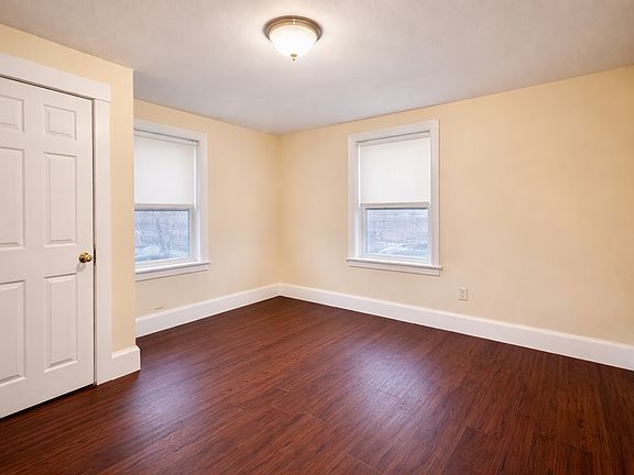 5th image of 1130B Washington St