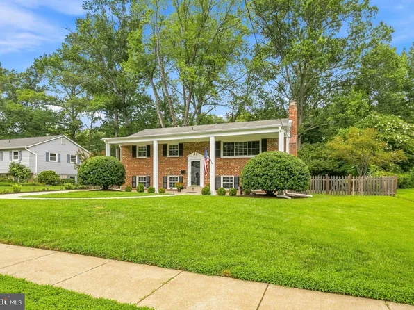 4214 Alcott St, Alexandria, VA 22309