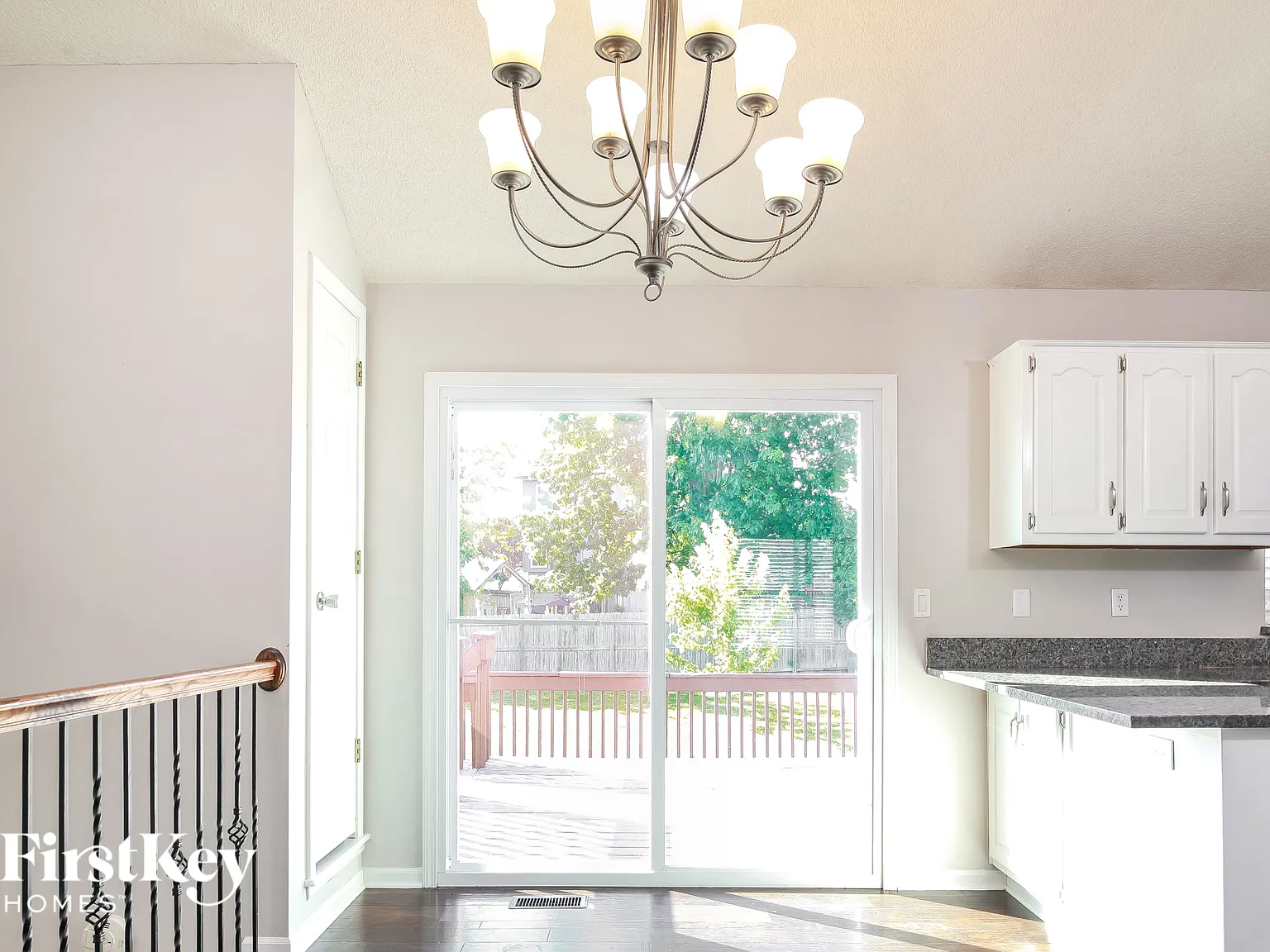 3 bed, 2.5 bath, 1700 sqft, $2,220 — Photo 4