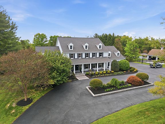 3rd image of 13516 Travilah Rd