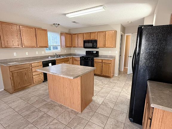 3rd image of 6619 Country Hills Ct NW