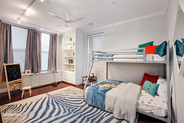 Sold by Sotheby's International Realty | media 10