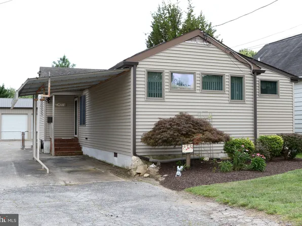 515 Clinton St, Delaware City, DE 19706