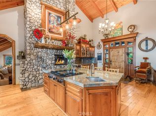 30757 Knoll View Dr, Running Springs, CA 92382