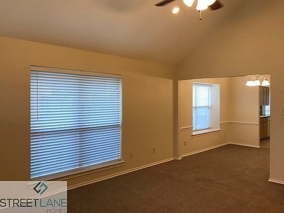 4th image of 2021 Greenview Dr