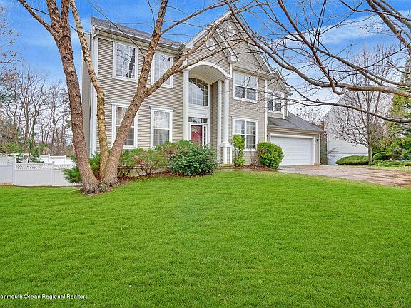 3rd image of 2306 Sherwood Forest Dr