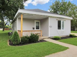 1120 N 11th St, Mattoon, IL 61938