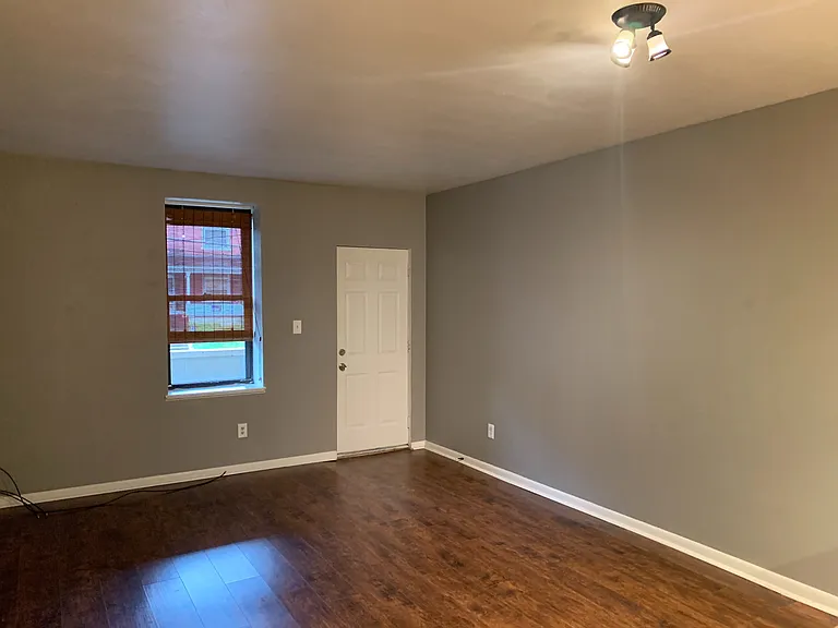 7225 Meade St #9 — Photo 2