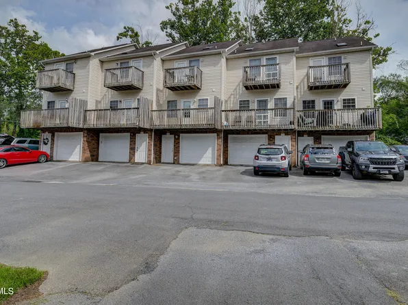 2305 S Greenwood Dr APT 19, Johnson City, TN 37604