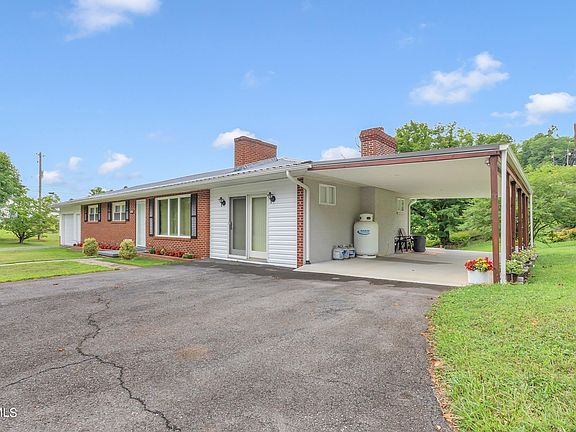 4th image of 768 Memorial Dr