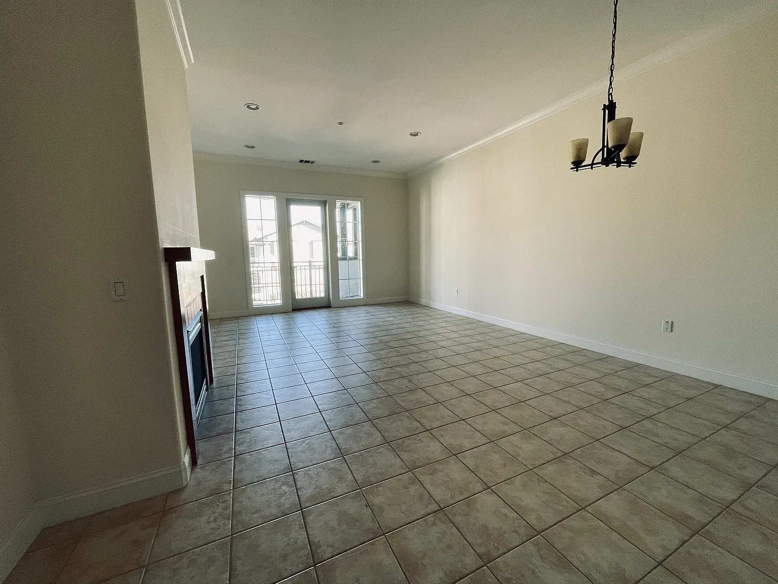 1 bed, 971 sqft, $3,195 — Photo 3