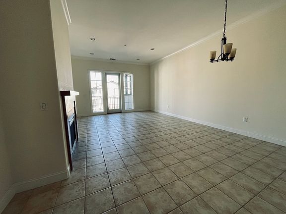 3rd image of 2881 Meridian Ave Unit 329
