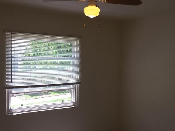 5th image of 1515 Chalcedony St