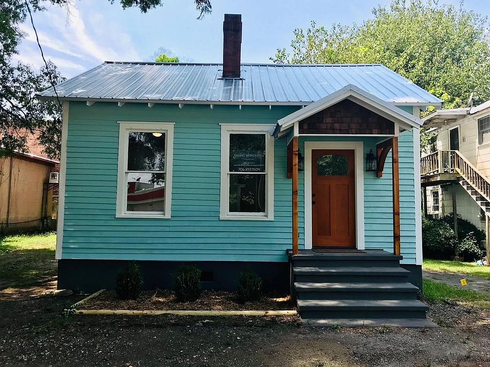 1st image of 102 N Walnut St