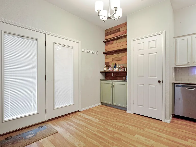 2810 Nueces St #101 — Photo 9
