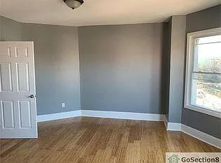 3 bed, $2,200 — Photo 3
