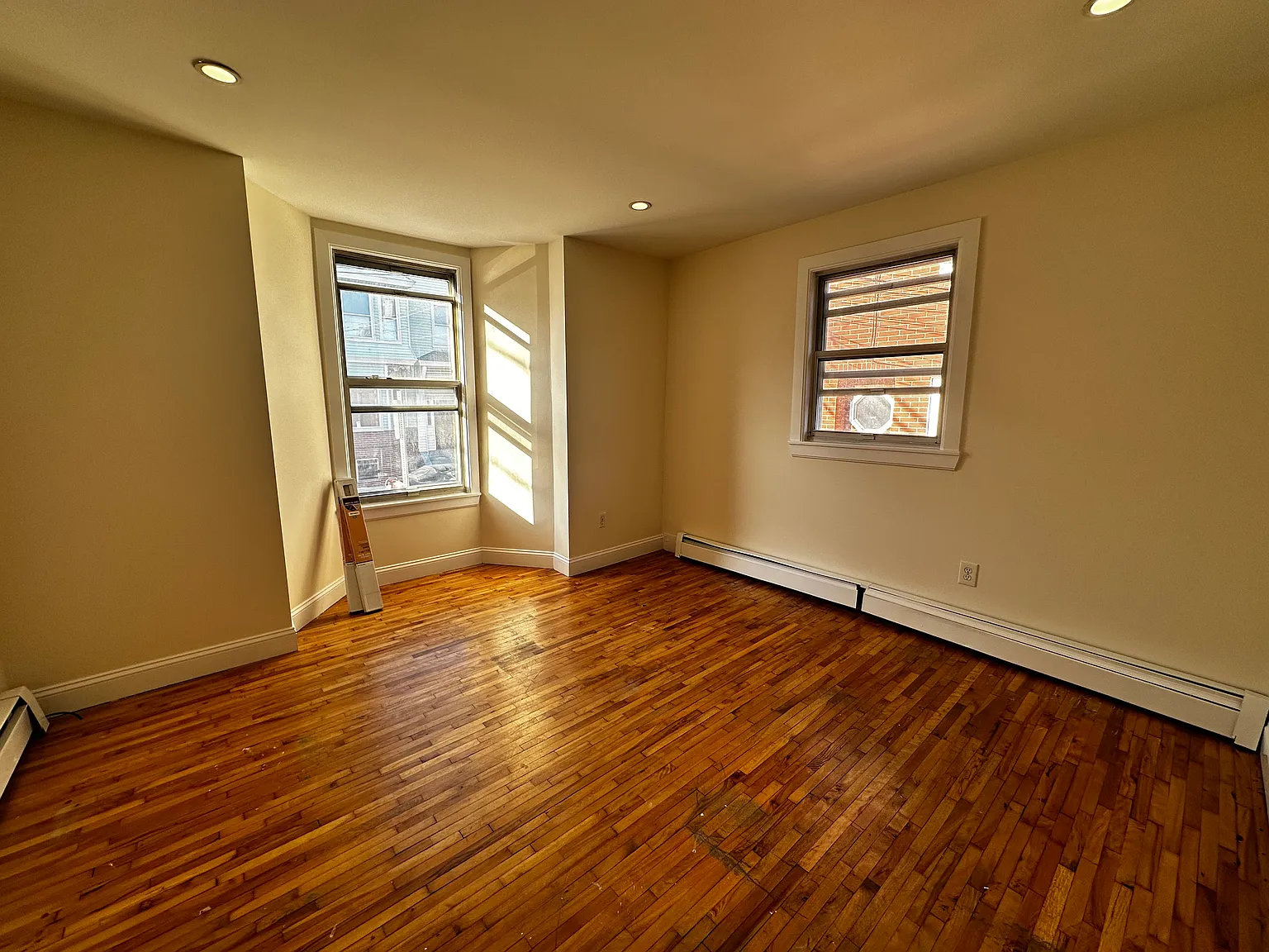 2 bed, 850 sqft, $2,495 — Photo 1