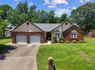 1014 Country Side Dr, Webb City, MO 64870