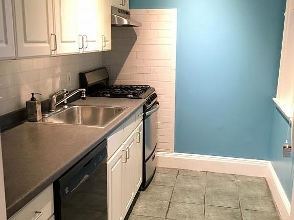 2nd image of 34 E Newton St #3