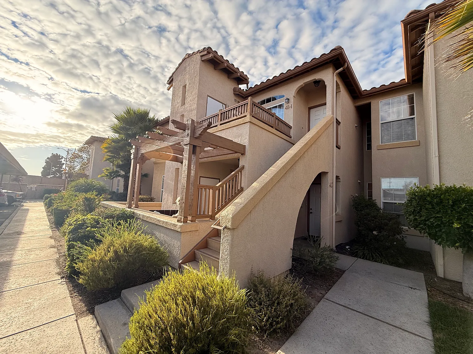 2 bed, 1129 sqft, $2,700 — Photo 1