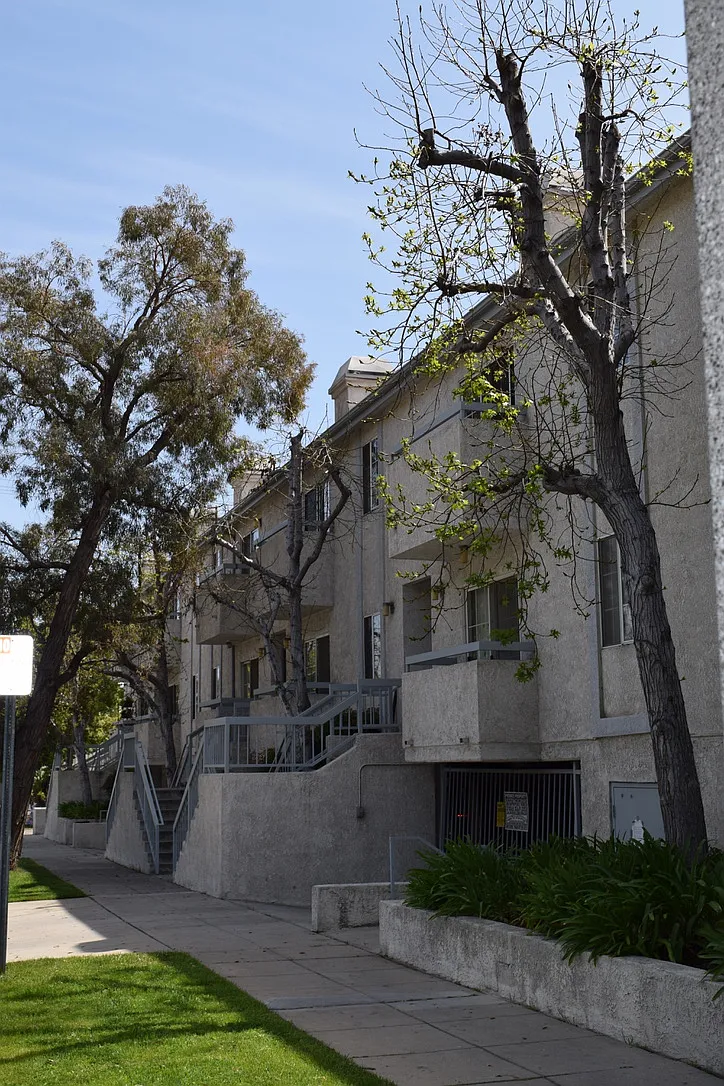 101 S. 7th Street, Burbank — Photo 4