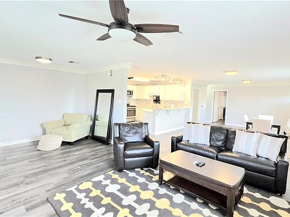 3rd image of 150 Forest Dr