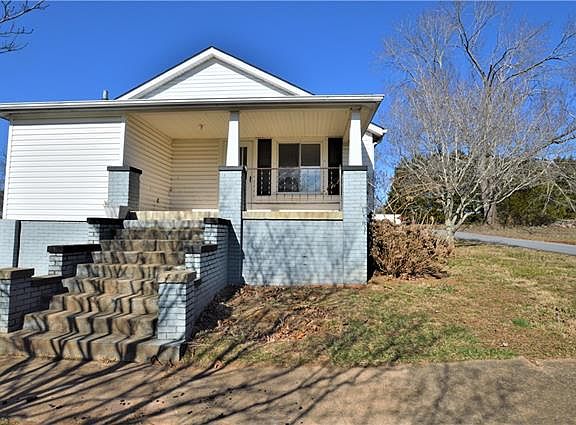 2nd image of 2631 Country Acres Pl