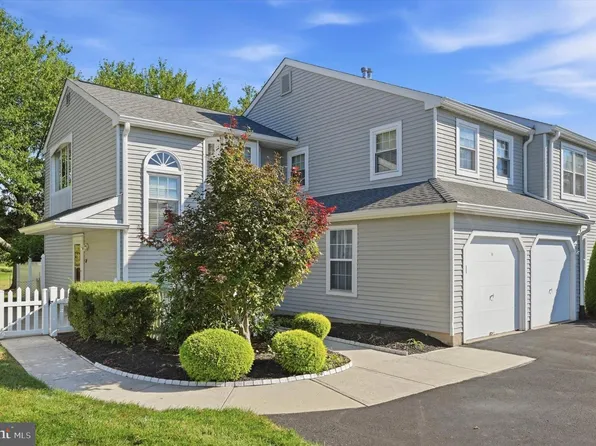 663B Rose Hollow Dr #B, Yardley, PA 19067
