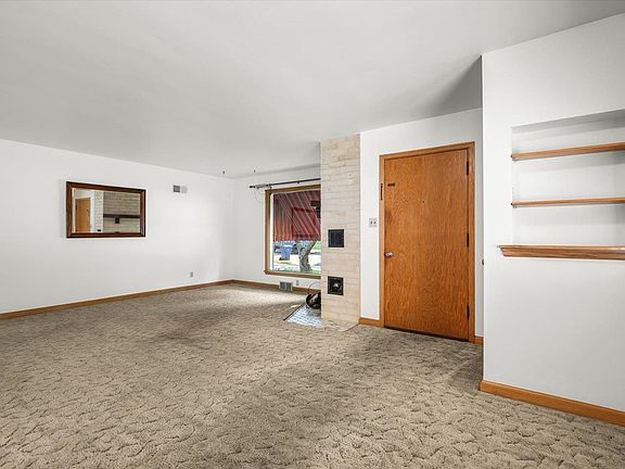 4th image of 129 N 90th St