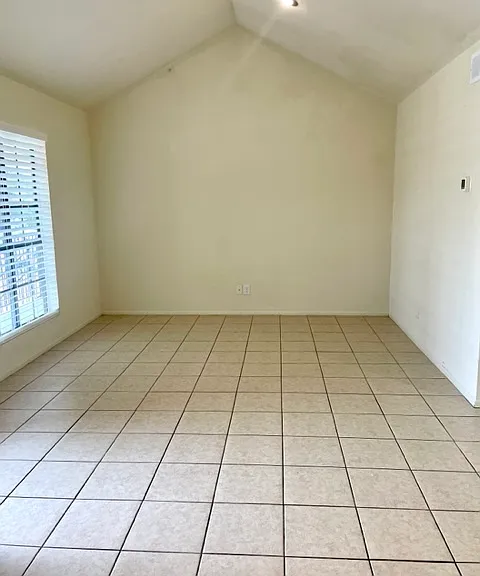 Hunters Glen — Photo 20