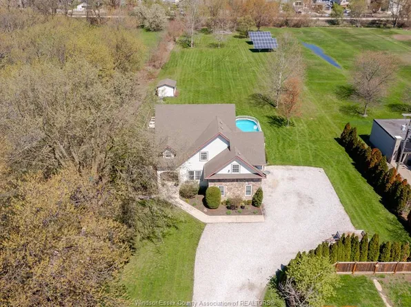 1332 County Road 22 Rd, Lakeshore, ON N8L 0H6