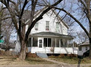 116 W Oak St, Independence, KS 67301