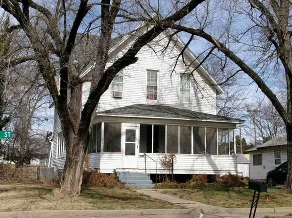116 W Oak St, Independence, KS 67301