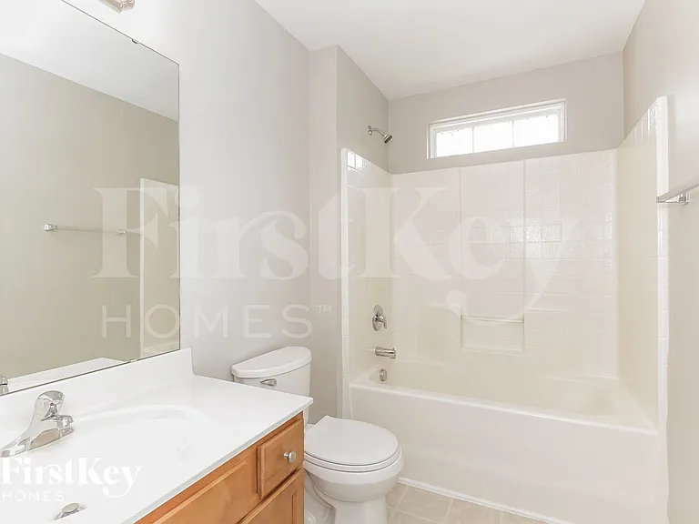 2607 Winding River Dr — Photo 14