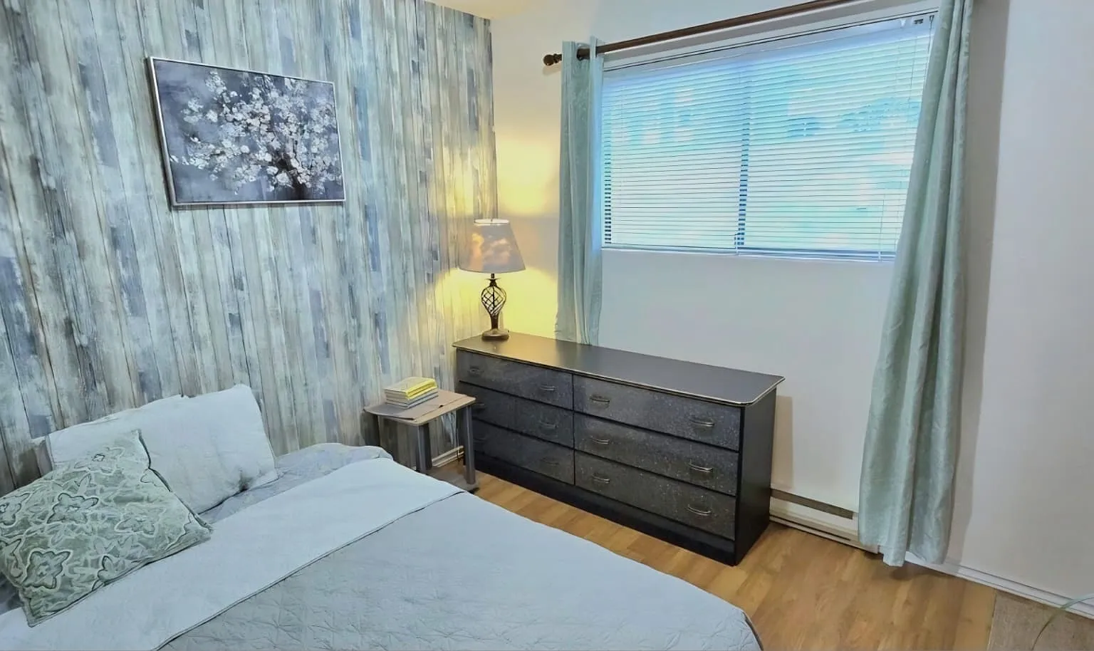 3 bed, 1800 sqft, $2,300 — Photo 2