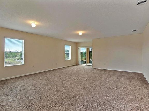 4th image of 878 Freedom Blvd